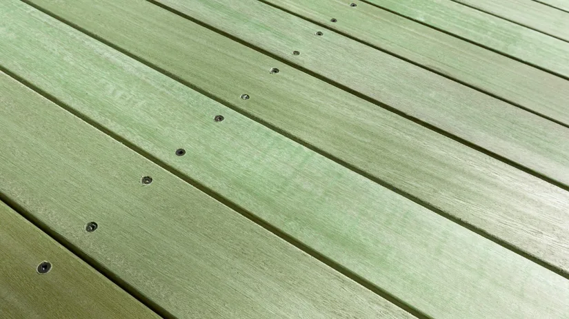Groene aanslag verwijderen van hout.png Array