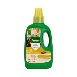 Groene fles plantvoeding (object) toont etiket en doseerinstructies (actie) tegen een effen achtergrond (context).
Tekst op etiket:
SINCE 1929
Pokon
MIJN KAMER PLANTEN
KAMER-PLANTEN VOEDING
BIO
Diepgroene bladeren en uitbundige bloei
Na 7 dagen zichtbaar