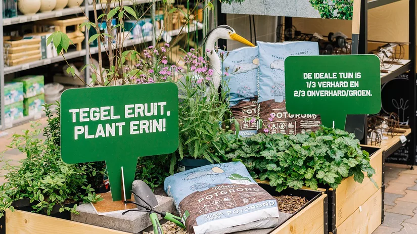 Tegel eruit, plant erin Tegel eruit, plant erin