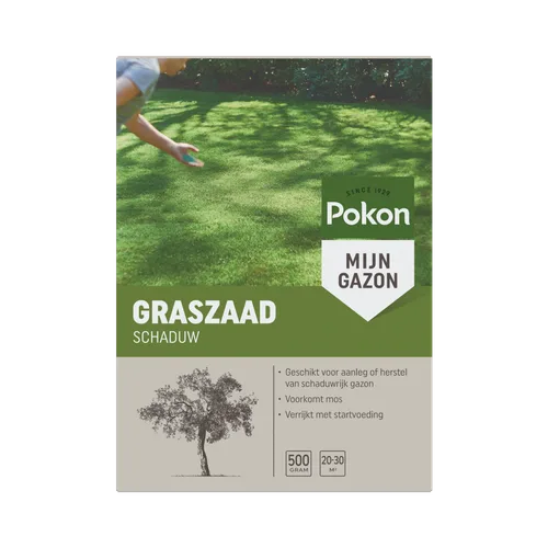 Zak graszaad: een persoon strooit met de hand zaad over een schaduwrijk, egaal grasveld met bomen en zonneschaduw op de achtergrond.
Getranscribeerde tekst:
SINCE 1929
Pokon
MIJN GAZON
GRASZAAD
SCHADUW
Geschikt voor aanleg of herstel van schaduwrijk gazo
